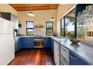 COASTING - Straddie Style Beach House Guest house, Point Lookout - 1