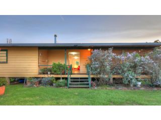 Village Stays Coldstream Gallery Bungalow Apartment, New South Wales - 2