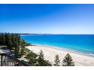 Columbia Beachfront Apartments on Rainbow Bay Aparthotel, Gold Coast - 1