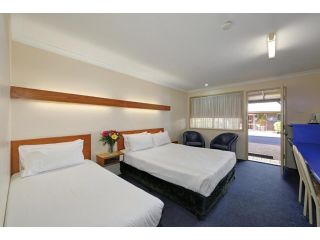 Smart Motels Bert Hinkler Hotel, Bundaberg - 4