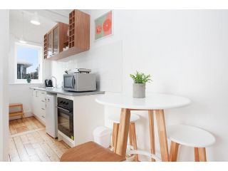 Comfortable 1Bed Unit Right Near Bondi Beach - FAST WIFI For Working At Home Apartment, Sydney - 1