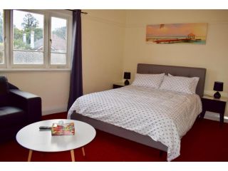 Comfortable 3 Bedroom Apartment In Trendy Haberfield Apartment, Sydney - 2