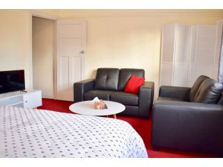 Comfortable 3 Bedroom Apartment In Trendy Haberfield Apartment, Sydney - 5