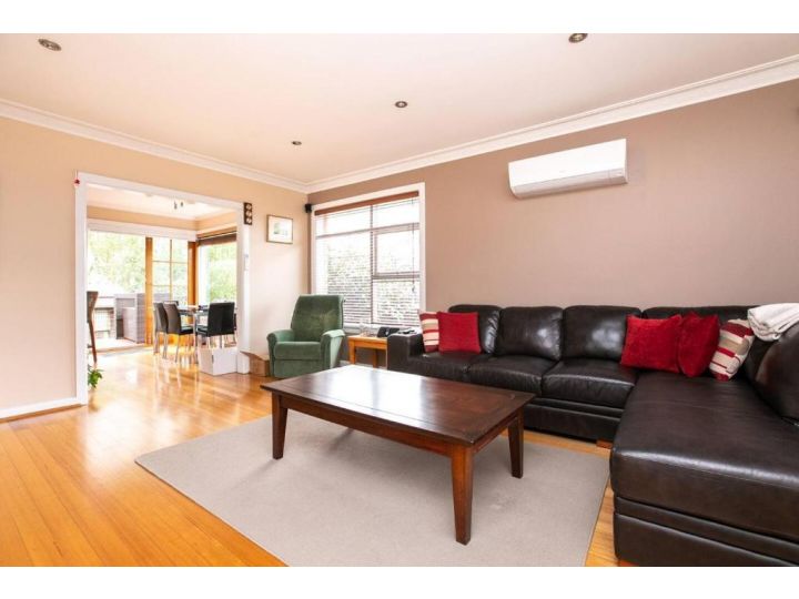 Comfortable Home With Wifi, Parking and Views Apartment, Royal Park - imaginea 9