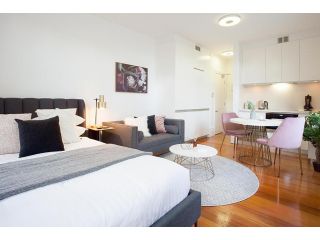 Comfortable Renovated Studio Close To City Apartment, Sydney - 2
