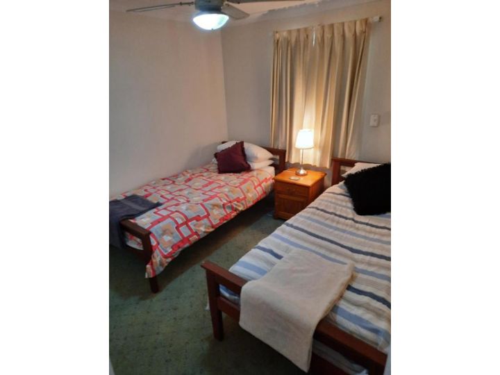 Comfortable Secure Homeshare NO QUARANTINE FACILITIES AVAILABLE Guest house, Perth - imaginea 2