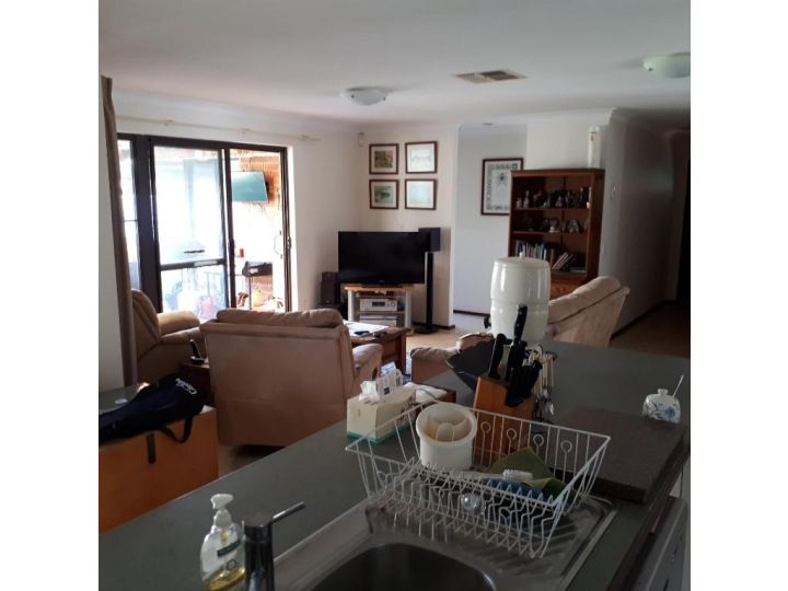 Comfortable Secure Homeshare NO QUARANTINE FACILITIES AVAILABLE Guest house, Perth - imaginea 5