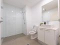 Comfy One Bedroom Apartment with Free Parking Apartment, New South Wales - thumb 9
