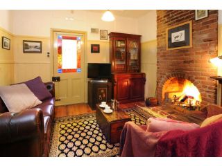 Como Cottage Accommodation Hotel, Olinda - 1