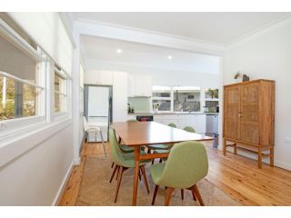 Concordia - Pet Friendly - 5 Mins to Hyams Beach Guest house, Erowal Bay - 4