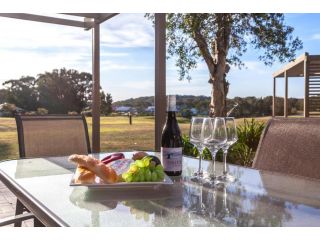 Condo 105 @ Horizons Golf Resort - Salamander Bay NSW Apartment, Salamander Bay - 2