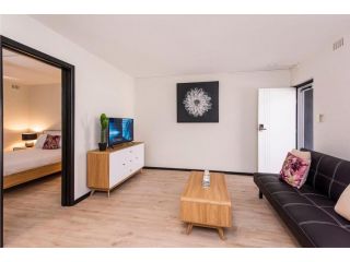 Convenient 1 Bedroom Apartment near Foreshore and CBD Apartment, Perth - 5
