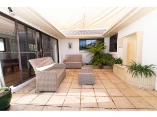 Spacious Family Home - Leafy Suburb & Pet-Friendly Guest house, Orange - 4