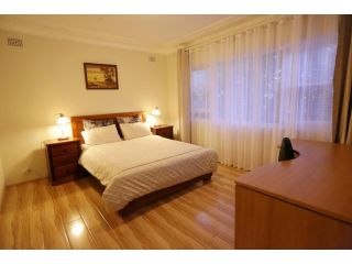 Ausmine Affordable 2BR Self Contained Flats Guest house, Sydney - 1
