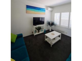 Convenient Location In Shoal Bay Apartment, Shoal Bay - 5