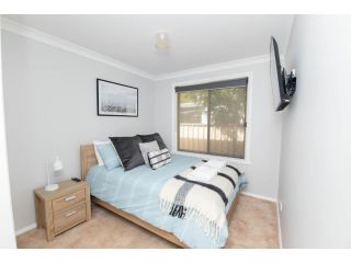 Convenient Villa on McLachlan Walk to the CBD Fresh & Comfy Villa, Orange - 1