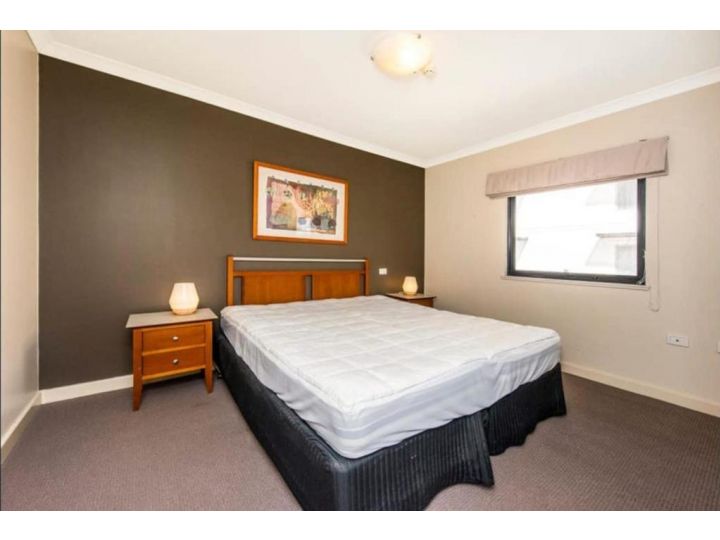Conveniently located 2 Bedroom Apartment In The CBD Apartment, Perth - imaginea 4