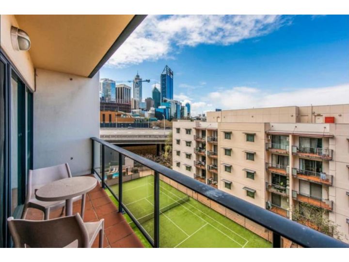 Conveniently located 2 Bedroom Apartment In The CBD Apartment, Perth - imaginea 1