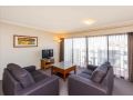 Conveniently located 2 Bedroom Apartment In The CBD Apartment, Perth - thumb 2