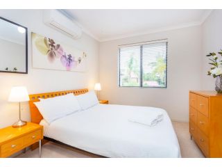 Coode Street Townhouse Villa, Perth - 4