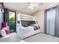 Cool Noosa Home. Central location. A/C. Gym. WIFI. Netflix Apartment, Noosa Heads - thumb 8