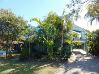 COOLAMAINE 2 - Rainbow Beach - Give Yourself a Break, Walk to the beach Guest house, Rainbow Beach - 1