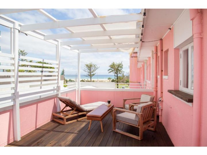 The Pink Hotel Coolangatta Hotel, Gold Coast - imaginea 1