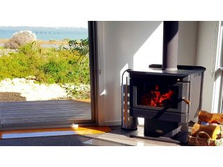 Coorong Waterfront Retreat Guest house, Meningie - 4