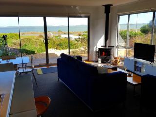 Coorong Waterfront Retreat Guest house, Meningie - 2