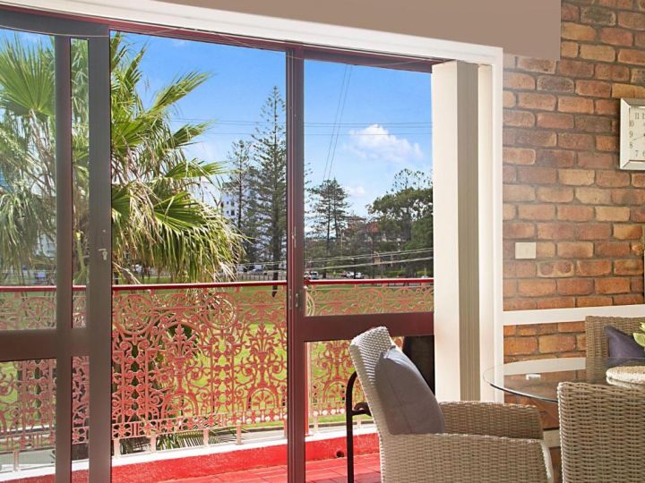 Coral Gardens unit 2 - Water views and easy walk to Twin Towns Services Club Apartment, Coolangatta - imaginea 4