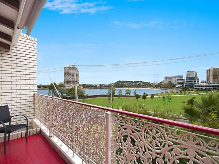 Coral Gardens unit 2 - Water views and easy walk to Twin Towns Services Club Apartment, Coolangatta - imaginea 11