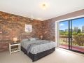 Coral Gardens unit 2 - Water views and easy walk to Twin Towns Services Club Apartment, Coolangatta - thumb 5