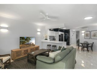 Coral Horizons by Elysium Collection Apartment, Palm Cove - 3