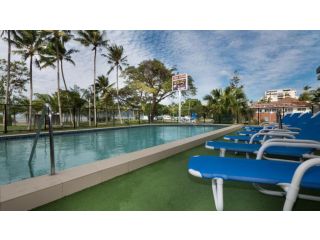 Coral Towers Holiday Suites Aparthotel, Cairns - 2