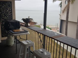 Waterfront Location - 2 Bed Apartment in Corlette, Port Stephens - Sleeps 4 Apartment, Corlette - 2