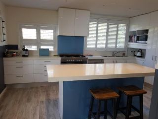 Waterfront Location - 2 Bed Apartment in Corlette, Port Stephens - Sleeps 4 Apartment, Corlette - 4