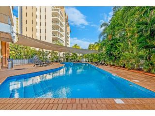 Corner Balcony Suite on the Esplanade with Pool Apartment, Darwin - 3