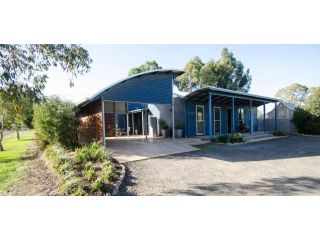 Corrugated Cottage Guest house, Dunkeld - 2