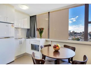 Cosmopolitan apartment at College St Apartment, Sydney - 2