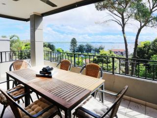Cossies', 2/273 Corrie Parade - stunning views & air conditioned Guest house, Corlette - 1