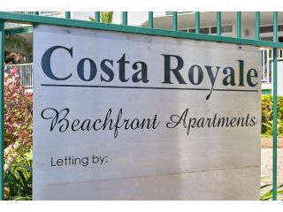 Costa Royale Beachfront Apartment Apartment, Trinity Beach - 2