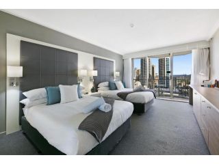 Cosy 2-Bed Central Studio Apartment With Views Hotel, Gold Coast - 2