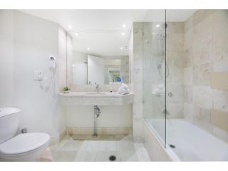 Cosy 2-Bed Central Studio Apartment With Views Hotel, Gold Coast - 1