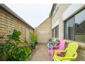 Cosy 3-bed Unit Steps from the Beach Apartment, Batemans Bay - thumb 8
