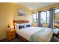 Cosy 3-bed Unit Steps from the Beach Apartment, Batemans Bay - thumb 9