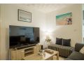 Cosy 3-bed Unit Steps from the Beach Apartment, Batemans Bay - thumb 5