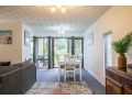Cosy 3-bed Unit Steps from the Beach Apartment, Batemans Bay - thumb 1