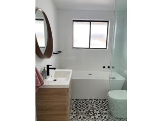 3 bedroom home, close to shops Guest house, New South Wales - 5