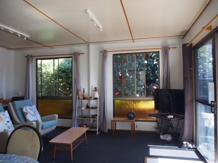 Cosy, comfortable Cottage - views & location plus Guest house, Tasmania - imaginea 2