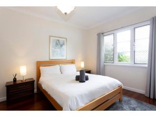 Cosy Cottage -3 Bedrooms Victoria Park Guest house, Perth - 3